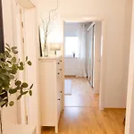 Bright, Cozy, Well Located At Alaunpark-neustadt 公寓 *