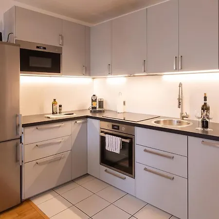 Bright, Cozy, Well Located At Alaunpark-neustadt Appartement *