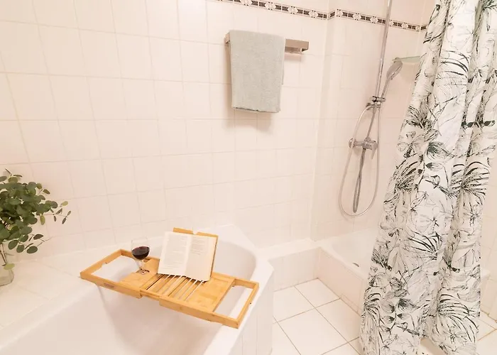 Bright, Cozy, Well Located At Alaunpark-neustadt *