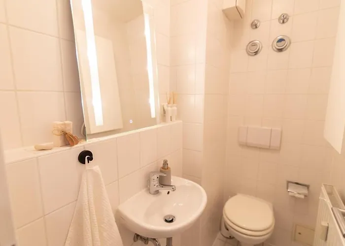 Bright, Cozy, Well Located At Alaunpark-neustadt Apartamento *