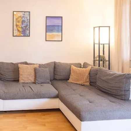 Bright, Cozy, Well Located At Alaunpark-neustadt